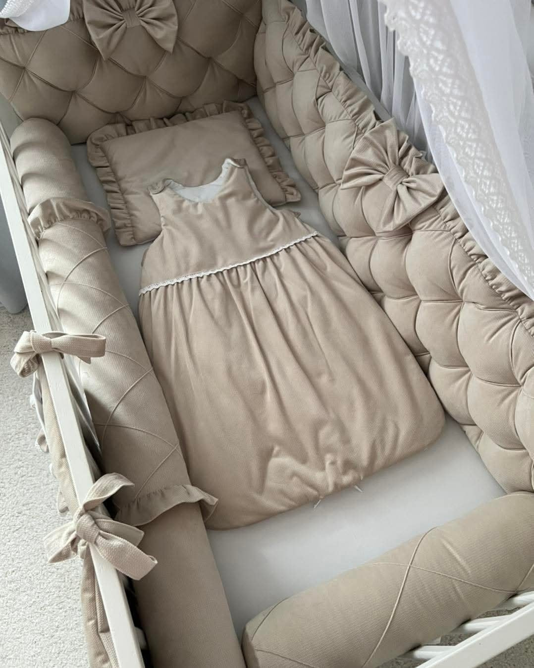 Bettumrandung gesteppt