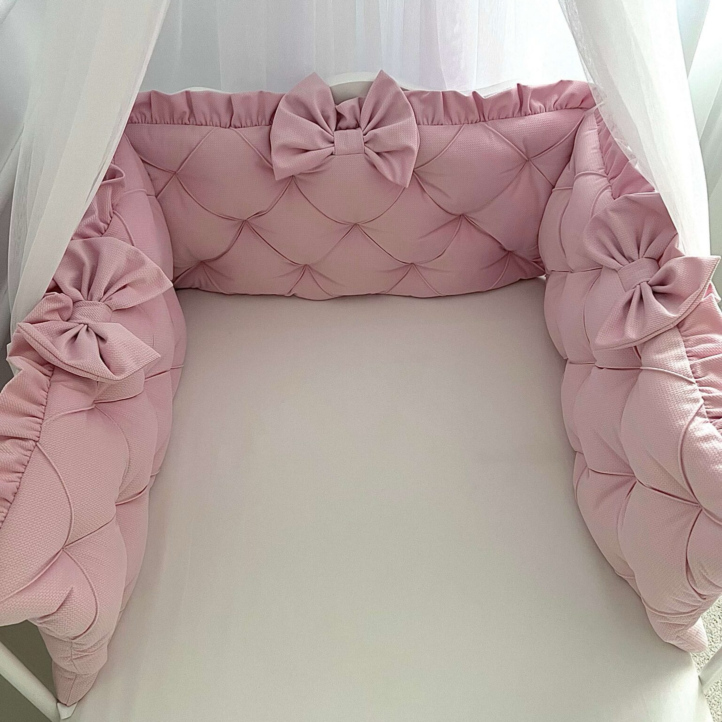 Bettumrandung gesteppt